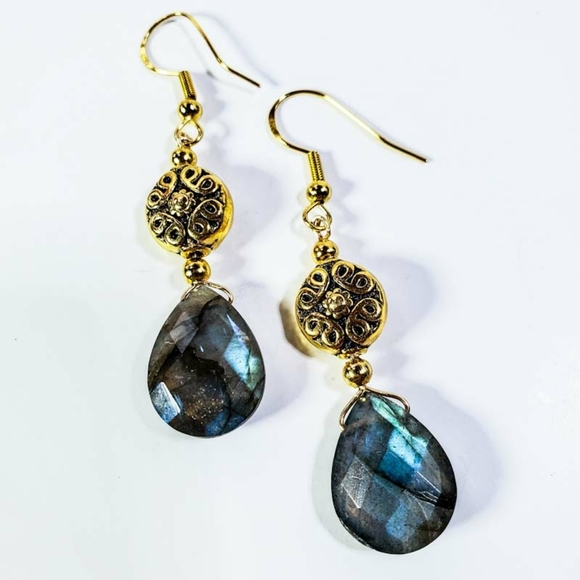 Stunning Labradorite Drop Earrings - Picture 5 of 9